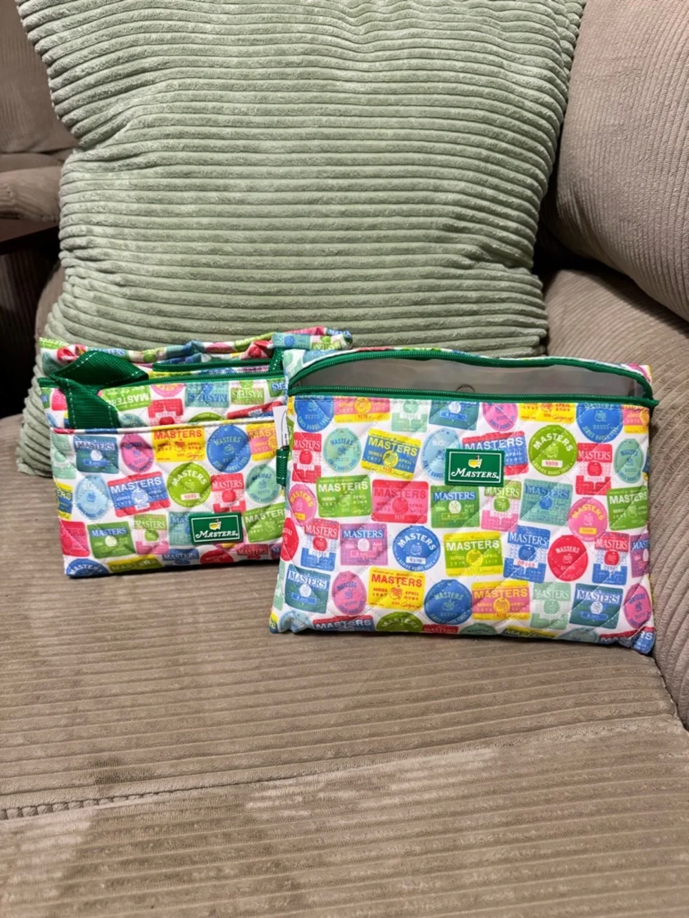 Masters vibrant pouch
